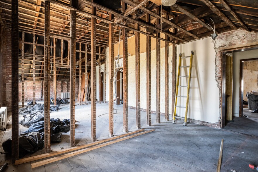 More Photos Of 97 Broadway, Verplanck Funeral Home For Lease