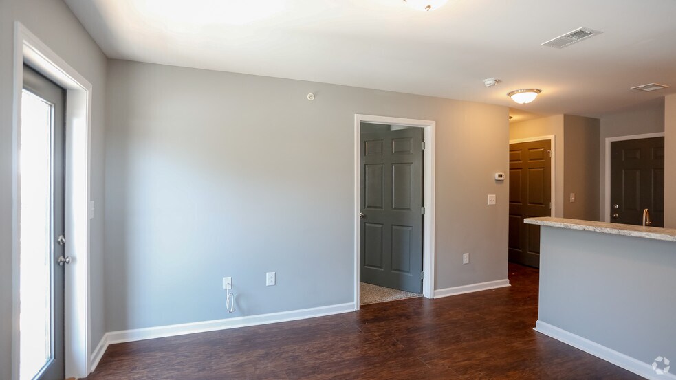 More Photos Of 2701 Sevier Ave, Knoxville Apartments For Sale
