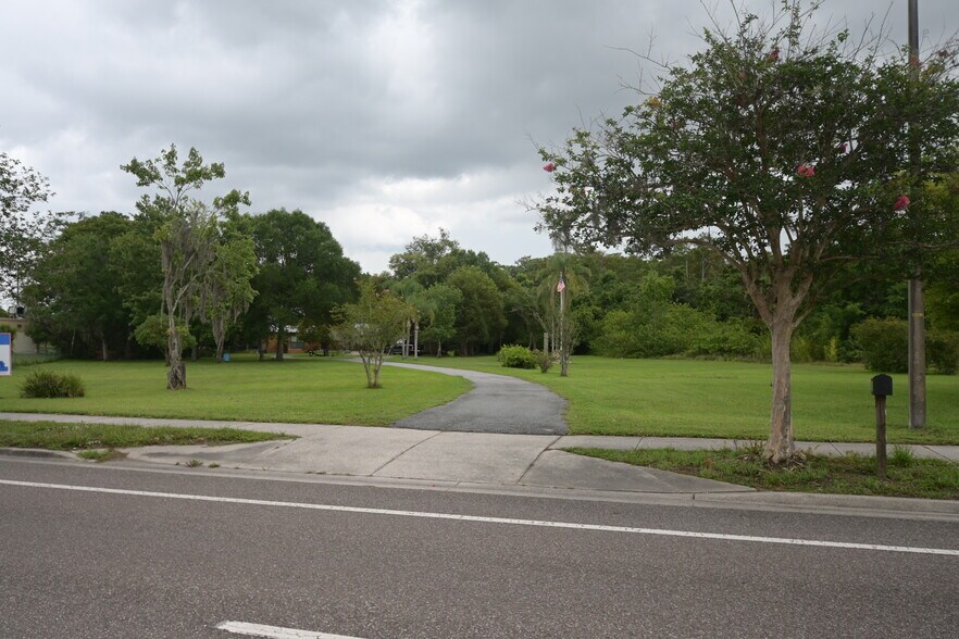 More Photos Of 2101 S Goldenrod Rd, Orlando Storefront For Sale