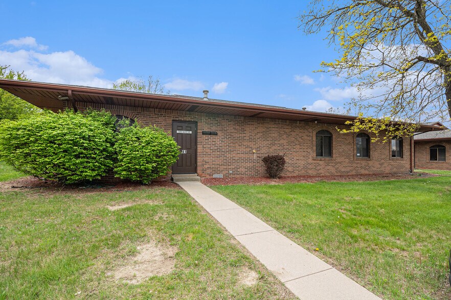 More Photos Of 1121-1127 Villa Linde Ct, Flint Medical For Sale