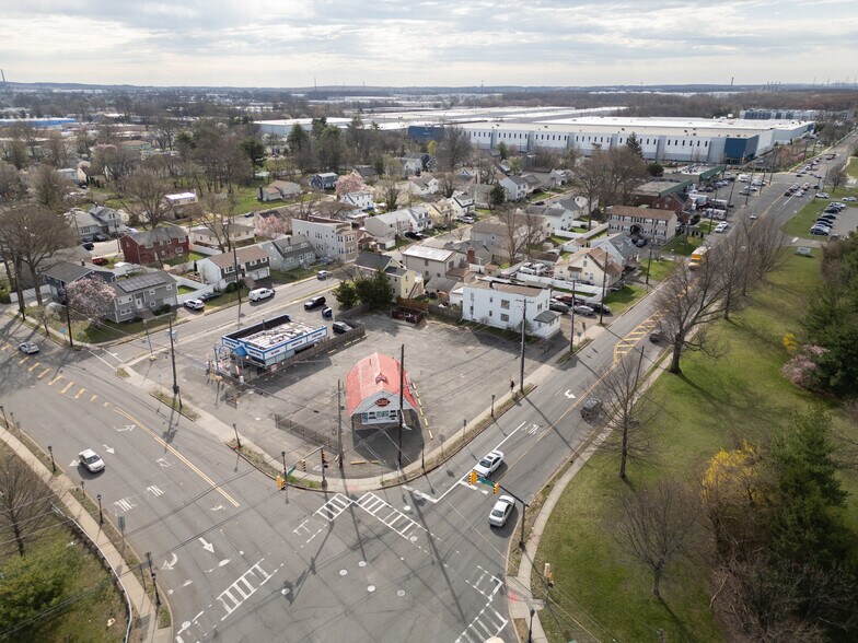 More Photos Of 735 E Hazelwood Ave, Rahway Freestanding For Sale