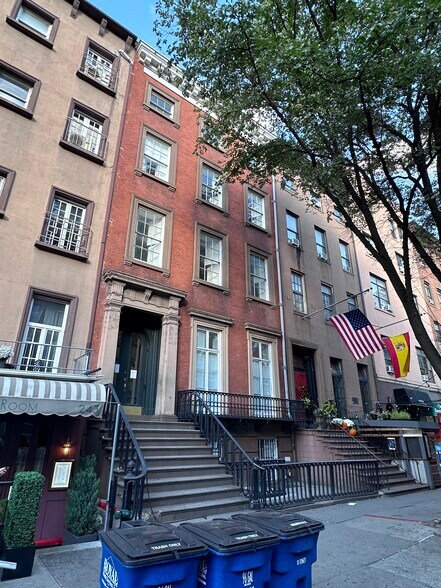 More Photos Of 241 W 14th St, New York Lodge Meeting Hall For Lease