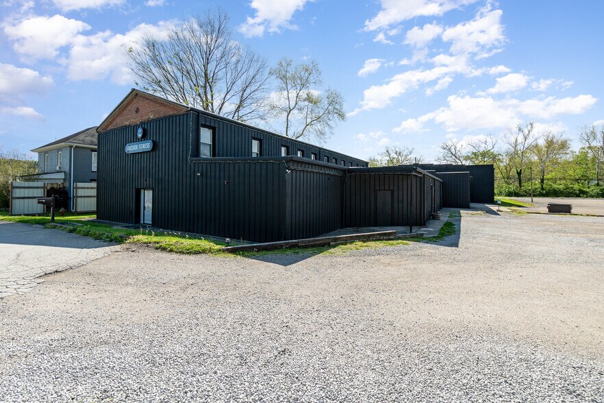 More Photos Of 77 Foundry Ave, Batavia Warehouse For Sale