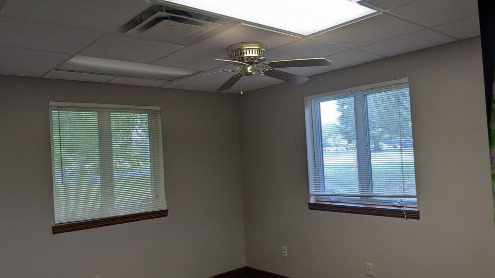 More Photos Of 640 E Dayton Yellow Springs Rd, Fairborn Office For Lease