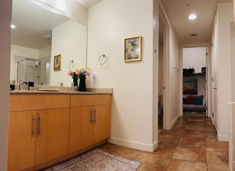 More Photos Of 353 E Bonneville Ave, Las Vegas Apartments For Lease