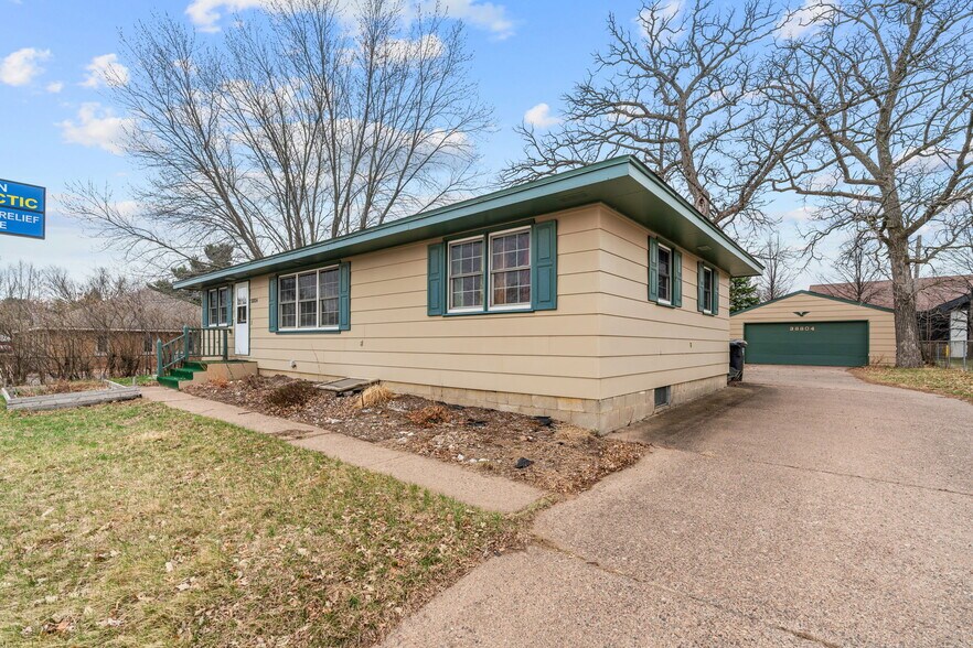 More Photos Of 38804 8th Ave, North Branch Office Residential For Sale