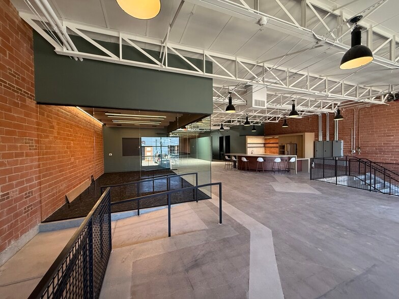 More Photos Of 119-127 Manufacturing St, Dallas Unknown For Lease