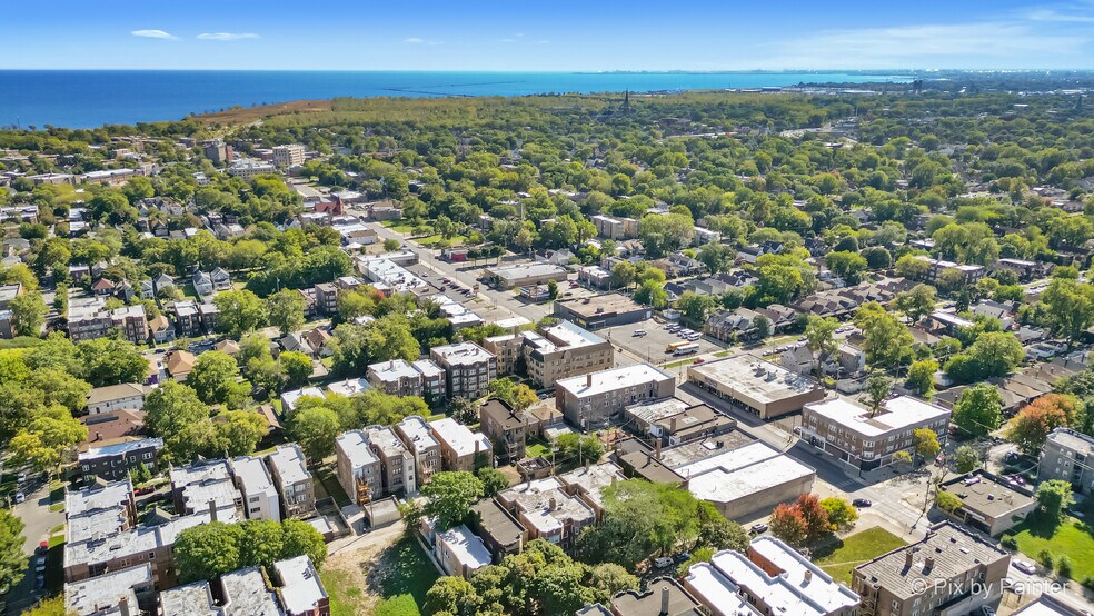 More Photos Of 7833 S Kingston Ave, Chicago Apartments For Sale