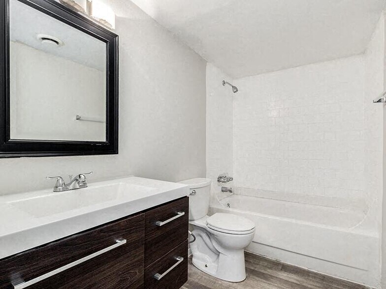 More Photos Of 1224 E Lemon St, Tempe Apartments For Sale