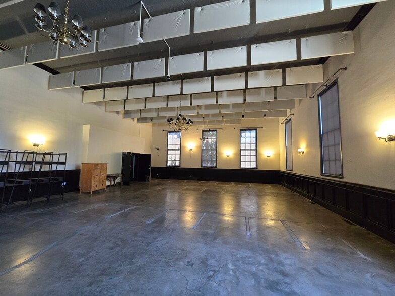More Photos Of 7525 N Richmond Ave, Portland Religious Facility For Sale