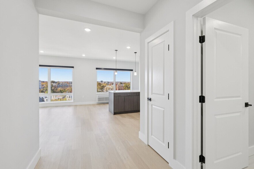 More Photos Of 34-40 Hudson St, Newark Apartments For Lease
