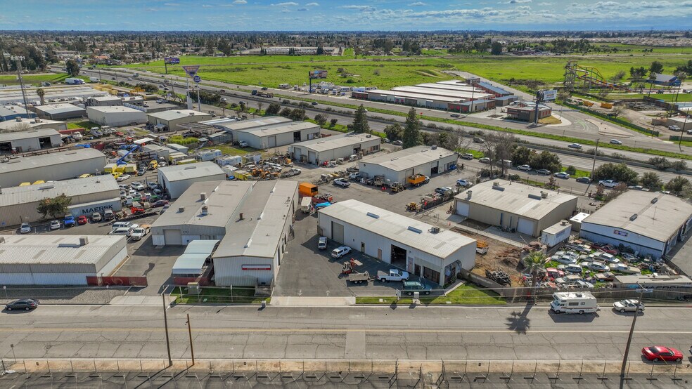More Photos Of 5753-5755 W Barstow Ave, Fresno Warehouse For Lease