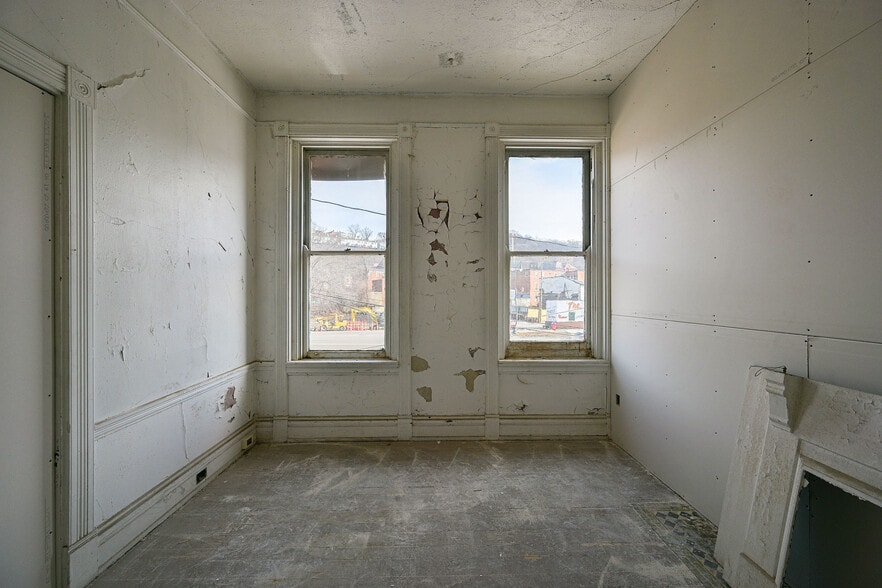 More Photos Of 1913 Central Ave, Cincinnati Office Residential For Sale