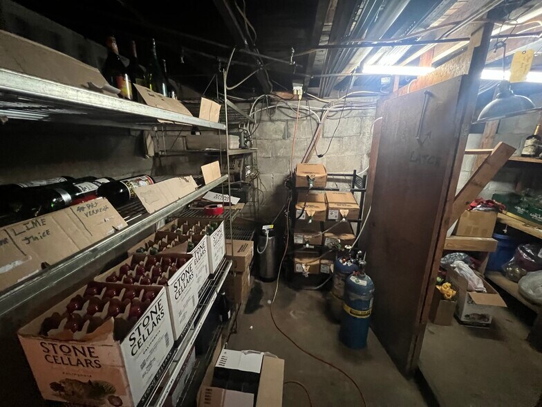 More Photos Of 1143 Main St S, Woodbury Restaurant For Sale