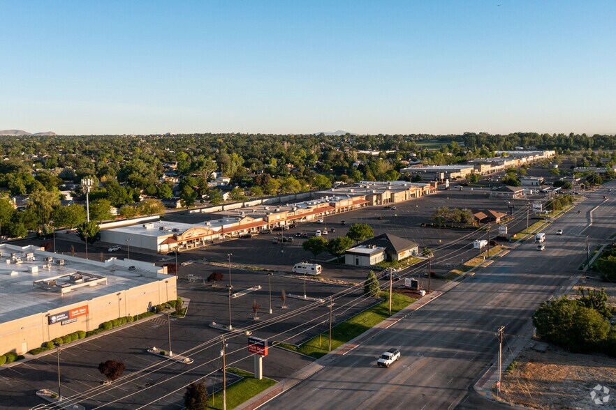 More Photos Of 7064-7144 S Redwood Rd, West Jordan Unknown For Lease