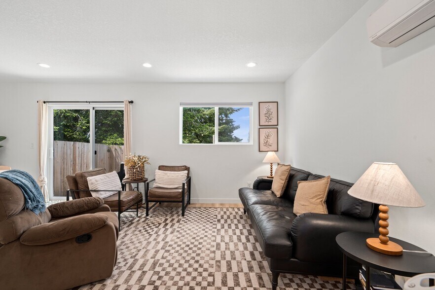 More Photos Of 1013 Peach Rd, Winlock Apartments For Sale