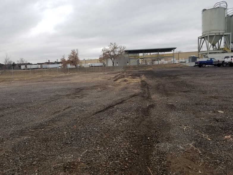 Primary Photo Of 260 E 54th Ave, Denver Land For Lease