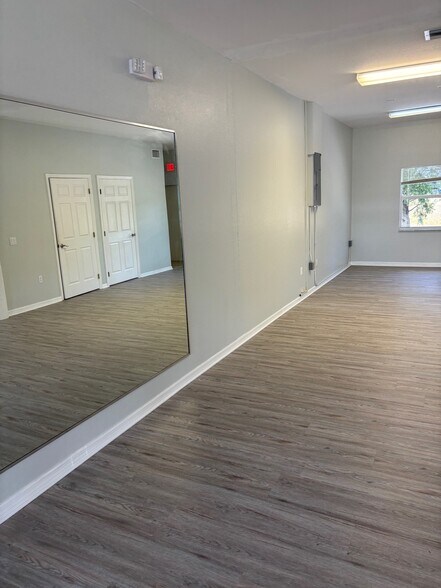 More Photos Of 1531 Rio De Janeiro Ave, Punta Gorda Storefront Retail Office For Lease