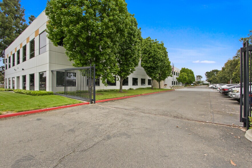 More Photos Of 744 N Eckhoff St, Orange Office For Sale