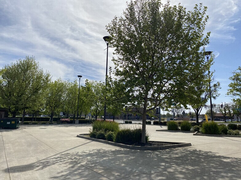 More Photos Of 1547 E March Ln, Stockton Bank For Lease