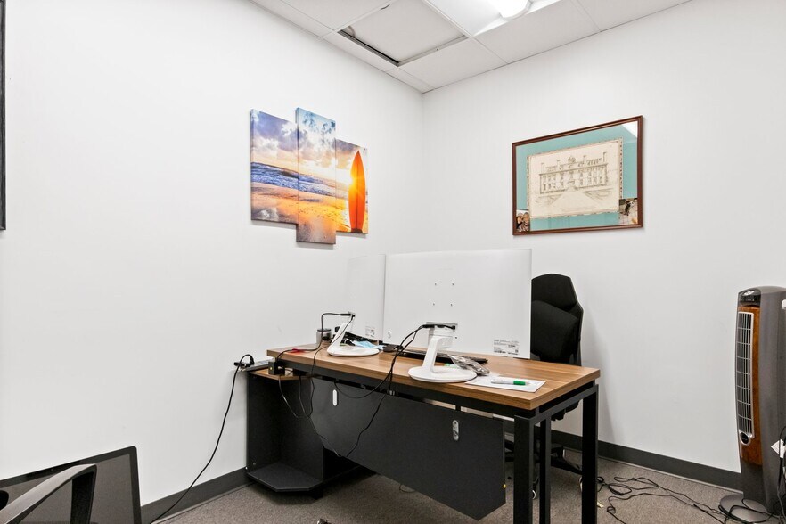 More Photos Of 2433 Gulf To Bay Blvd, Clearwater Storefront Retail Office For Lease