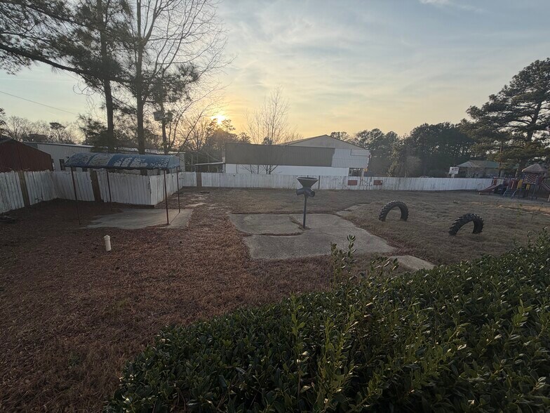 More Photos Of 101 N Royal Tower Rd, Irmo Daycare Center For Lease