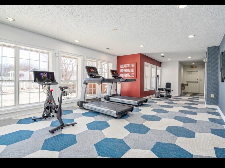 More Photos Of 5600 Salem Run Blvd, Fredericksburg Apartments For Sale