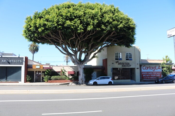 More Photos Of 7121 W Manchester Ave, Los Angeles Medical For Lease