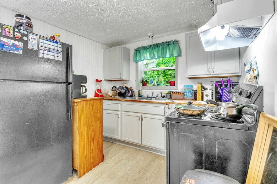 More Photos Of 929 N Roane St, Harriman Apartments For Sale