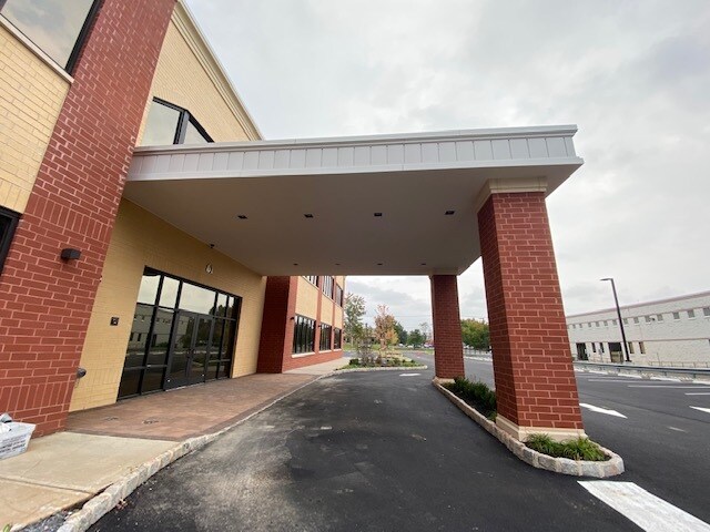 More Photos Of 61 Veronica Ave, Somerset Office For Lease