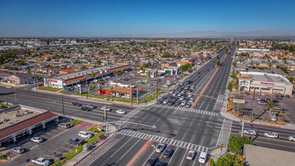 More Photos Of NWC BEACH BLVD & CHAPMAN AVE, Stanton Fast Food For Lease