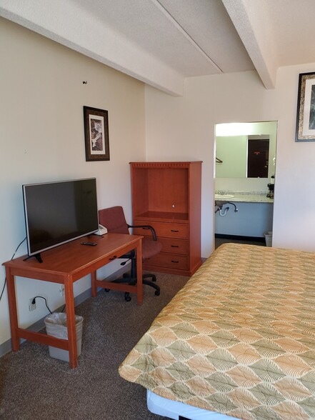 More Photos Of 15225 US-385, Julesburg Hotel For Sale