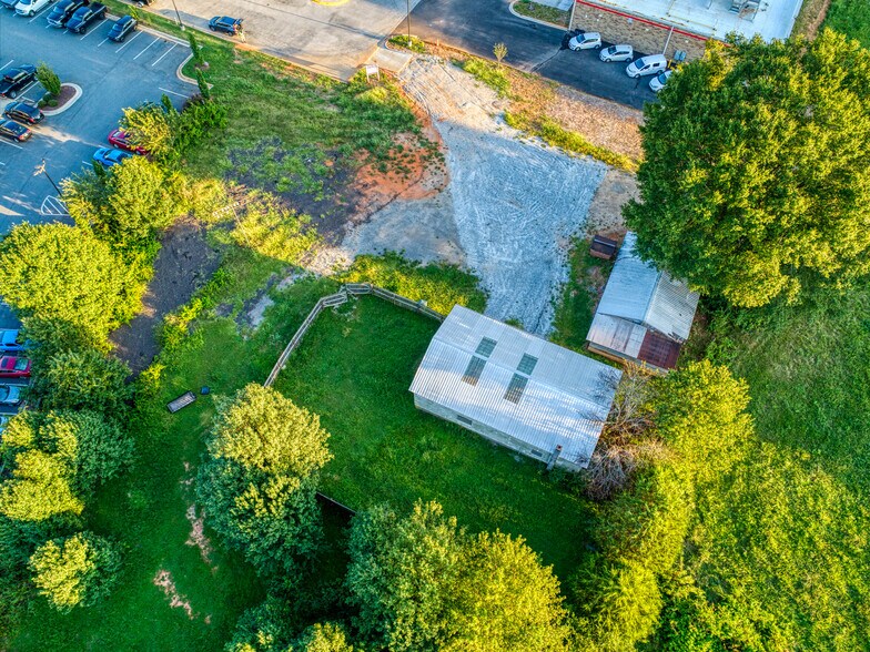 More Photos Of 690 River Highway Unit #3, Mooresville Freestanding For Sale