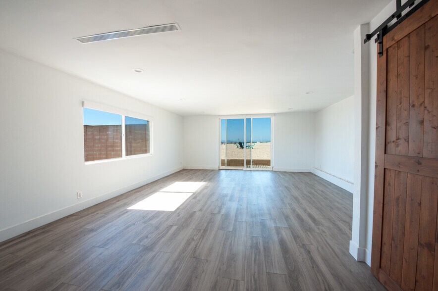 More Photos Of 2909 Ocean Dr, Oxnard Loft Creative Space For Lease