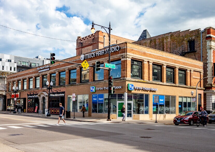 Primary Photo Of 953 W Belmont, Chicago General Retail For Lease