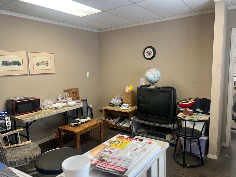 More Photos Of 17733 Chatsworth St, Granada Hills Auto Repair For Sale