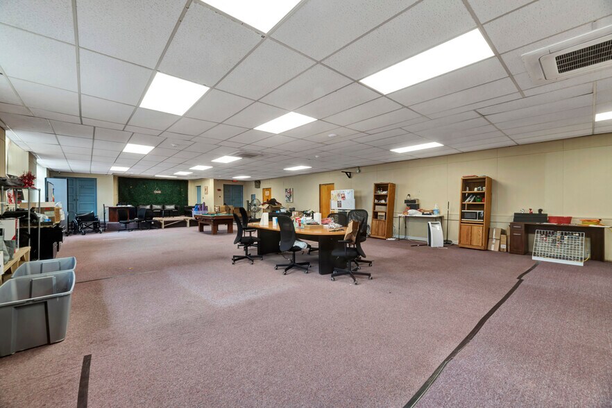 More Photos Of 11 Poplar Ave, Wilmington Lodge Meeting Hall For Lease