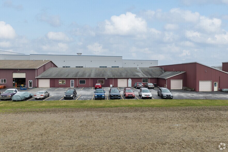More Photos Of 2029 Wood-Bridge Blvd, Bowling Green Light Manufacturing For Lease
