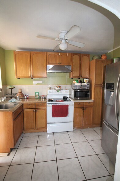 More Photos Of 7330 4th St N, Saint Petersburg Hotel For Sale