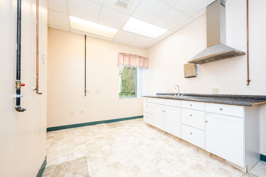 More Photos Of 3901 Stonegate Park, Saint Joseph Healthcare For Sale