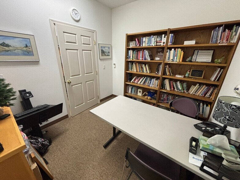 More Photos Of 2230 Kingwood St, Florence Warehouse For Sale