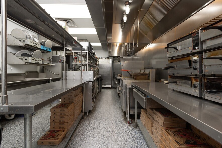 More Photos Of 317 Studdart Ave, Graceville General Retail For Sale