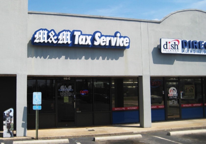 More Photos Of 115 E Blackstock Rd, Spartanburg General Retail For Lease