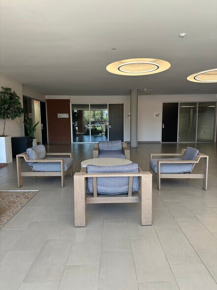 More Photos Of 702 E Osborn Rd, Phoenix Office For Sale