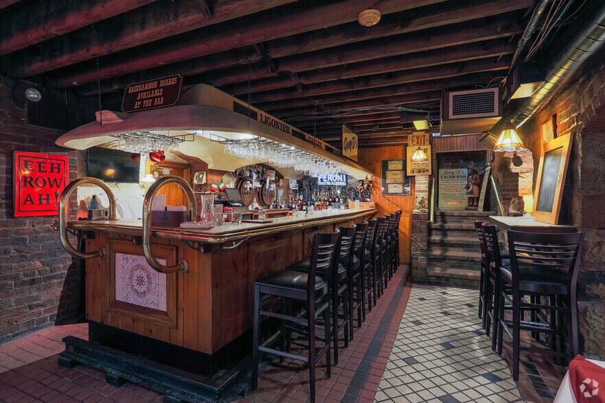 More Photos Of 325 McKinley Ave, Latrobe Restaurant For Sale