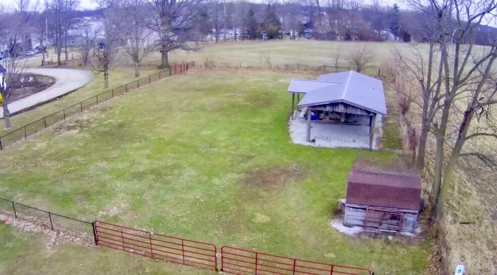 More Photos Of 991 N Main St, Kewanna General Retail For Sale