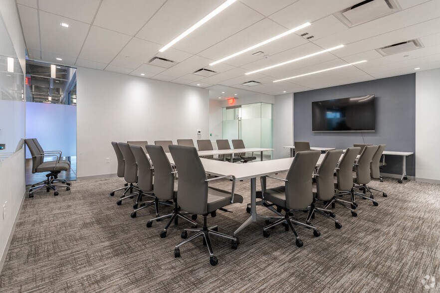 More Photos Of 8260 Greensboro Dr, McLean Office For Lease