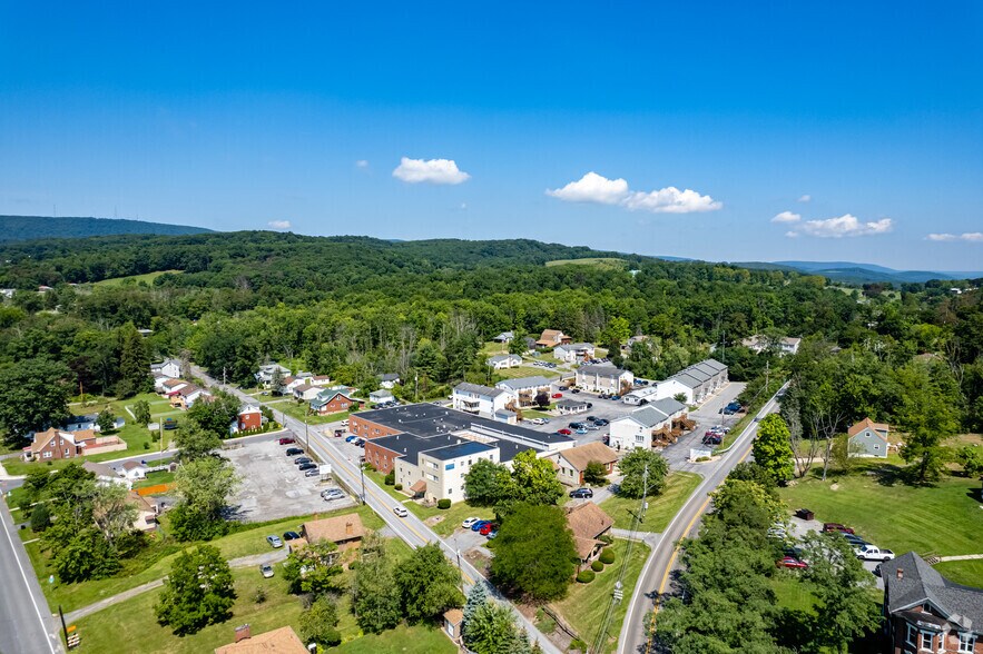More Photos Of 2708 Wehnwood Rd, Altoona Apartments For Sale