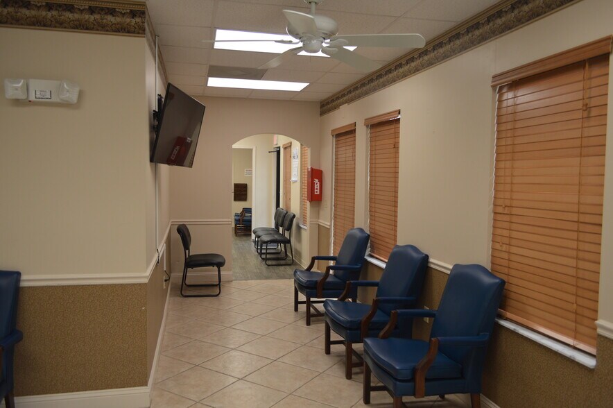 More Photos Of 1409 Kingsley Ave, Orange Park Medical For Sale