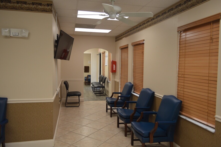 More Photos Of 1409 Kingsley Ave, Orange Park Medical For Lease